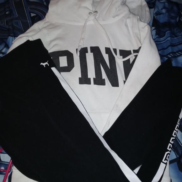 Victoria Secrets outfit - Picture 4 of 4